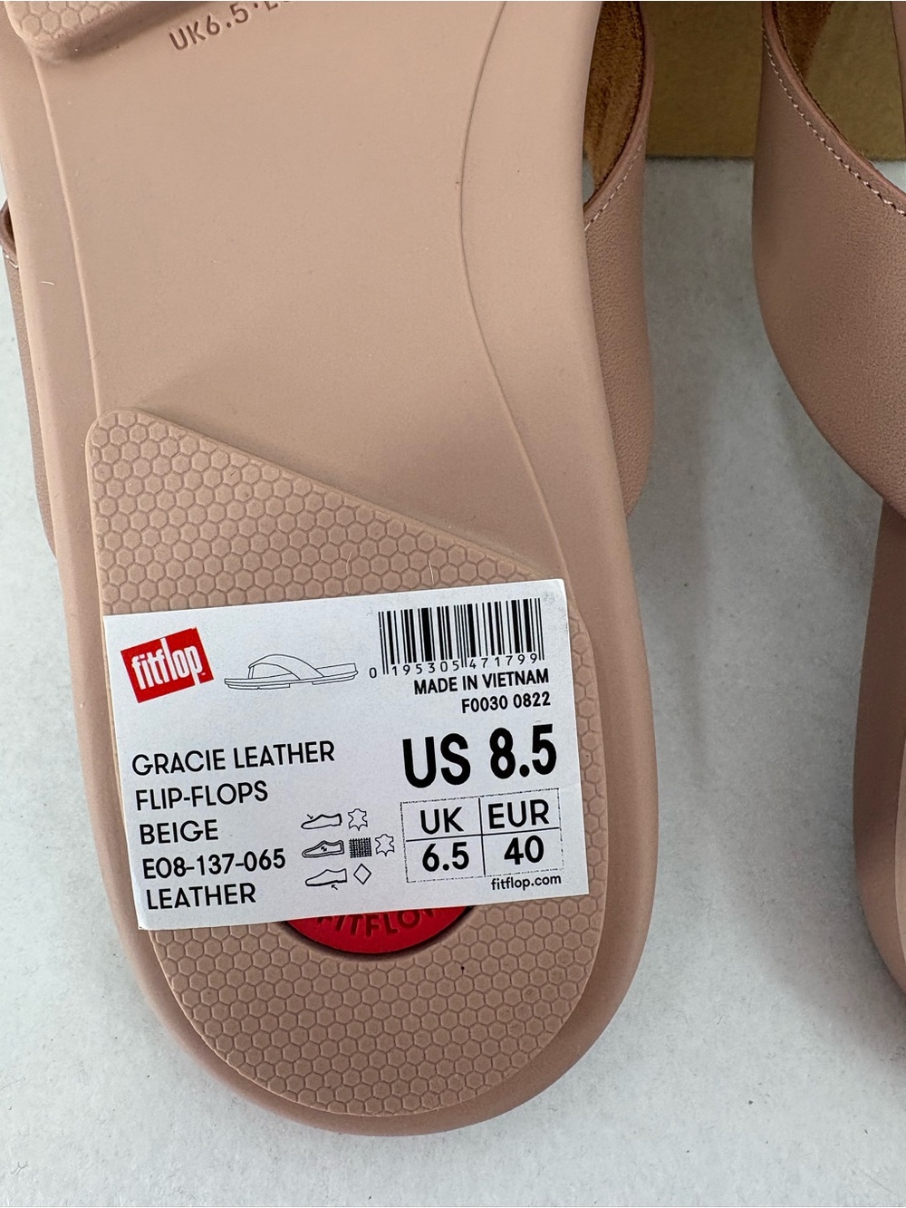 FitFlop Gracie Flip-Flops - Leather Beige 8.5 - Picture 3 of 5